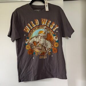 NWT Ariat Wild West Graphic Rodeo jeweled Boyfriend Fit T-Shirt size medium